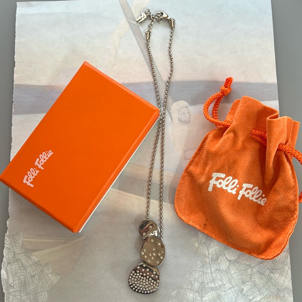 FOLLI FOLLIE NECKLACE with pouch and box